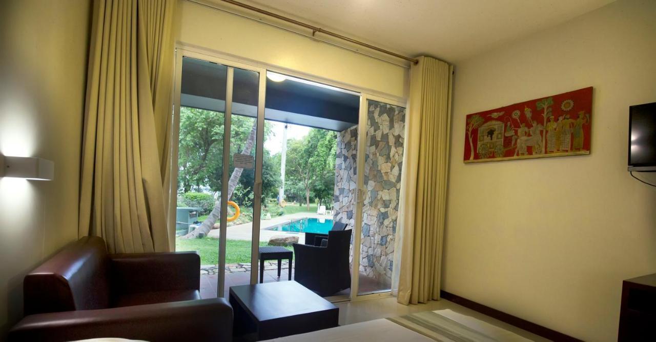 Miridiya Lake Resort Anuradhapura Luaran gambar